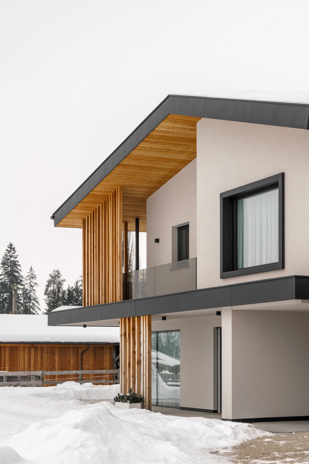 Architekturdetail Holzlatten Fassade